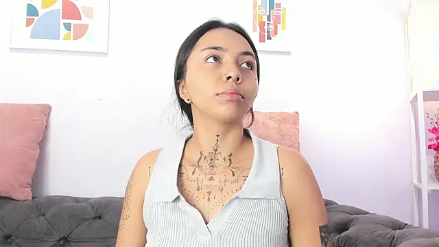 miss soffi  online show from January 11, 2025, 12:29 pm