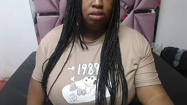 morenahott1 online show from November 1, 2025, 11:34 am