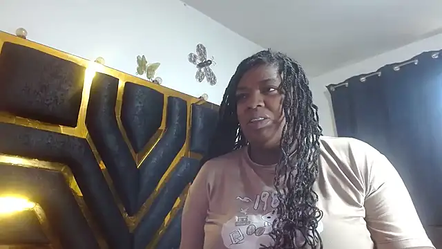Snapshot of morenahott1 chatting on June 2, 2026, 3:03 pm morenahott1 online show from June 2, 2026, 3:03 pm