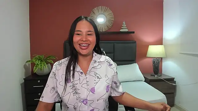 isabella florez online show from December 27, 2024, 7:03 pm