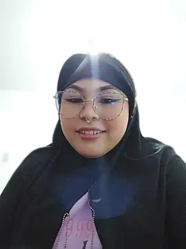Hana    online show from April 25, 2026, 11:13 pm
