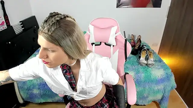 Snapshot of queenramoona-hot chatting on November 2, 2025, 8:11 pm queenramoona-hot online show from November 2, 2025, 8:11 pm