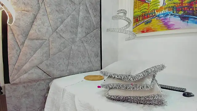 Snapshot of AmandaNordby_ chatting on February 26, 2025, 1:32 am AmandaNordby online show from February 26, 2025, 1:32 am