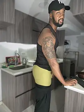 blackdrey18 online show from October 21, 2025, 2:18 pm