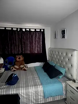 blackdrey18 online show from November 22, 2025, 1:32 pm