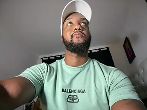 blackdrey18 online show from June 19, 2026, 12:37 am