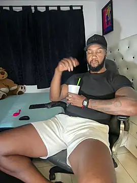 blackdrey18 online show from June 21, 2026, 3:31 am