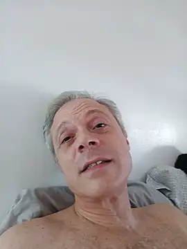 Snapshot of Almadaxxx chatting on May 23, 2026, 7:35 am Almadaxxx online show from May 23, 2026, 7:35 am