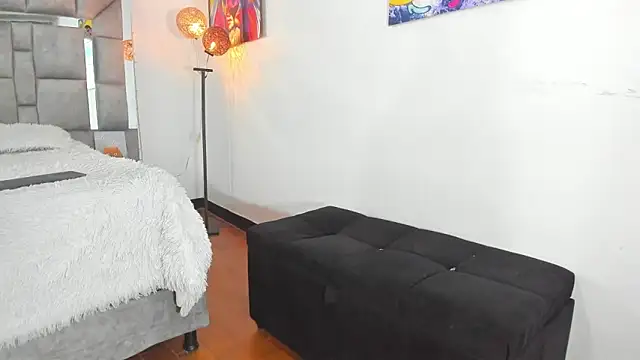 Candy And Andy  online show from May 4, 2026, 2:02 pm