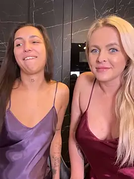 Snapshot of Keep_us_wild chatting on December 18, 2024, 7:58 am Keep us wild online show from December 18, 2024, 7:58 am