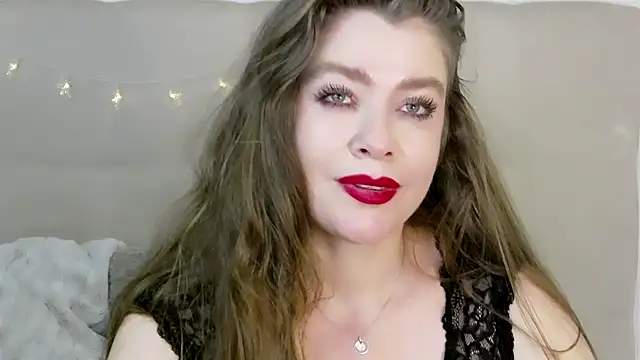 Snapshot of PetersEmily chatting on January 27, 2025, 12:12 am PetersEmily online show from January 27, 2025, 12:12 am