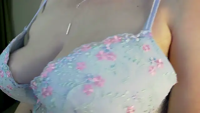 Snapshot of PetersEmily chatting on March 21, 2025, 9:34 pm PetersEmily online show from March 21, 2025, 9:34 pm