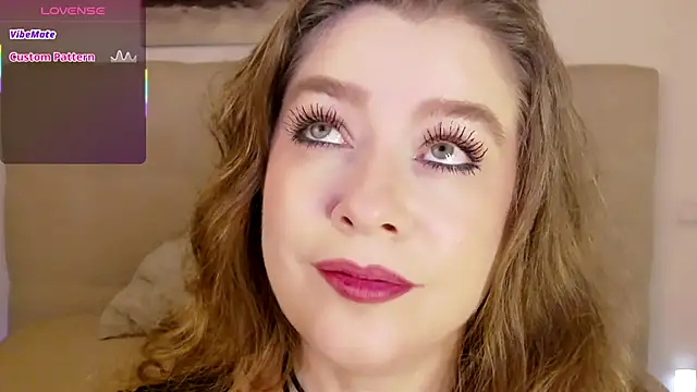 Snapshot of PetersEmily chatting on November 15, 2025, 9:21 pm PetersEmily online show from November 15, 2025, 9:21 pm