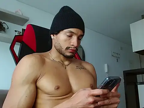 Snapshot of Robyn_Miller chatting on October 18, 2025, 9:48 pm Robyn Miller online show from October 18, 2025, 9:48 pm