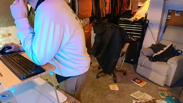 cumhungrybottom4u online show from March 2, 2026, 3:09 am