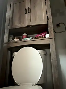 KcCumz19 online show from October 30, 2025, 2:40 pm