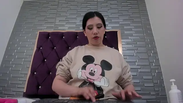 Snapshot of AntoneellaF chatting on January 22, 2025, 10:48 pm AntoneellaF online show from January 22, 2025, 10:48 pm