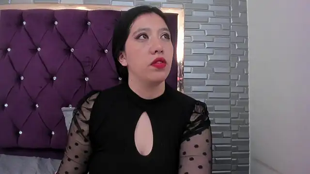 Snapshot of AntoneellaF chatting on January 25, 2025, 8:53 am AntoneellaF online show from January 25, 2025, 8:53 am