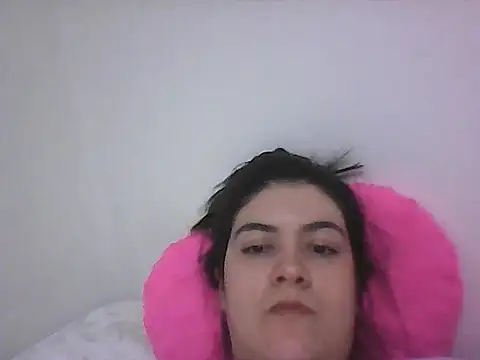 lauratobon online show from June 17, 2026, 6:49 am