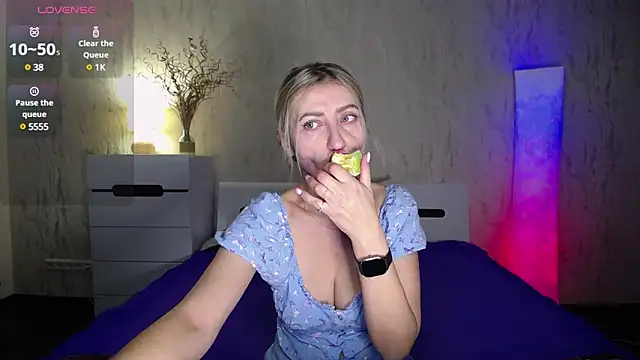 Snapshot of ZoeGrant chatting on March 4, 2025, 1:34 am ZoeGrant online show from March 4, 2025, 1:34 am