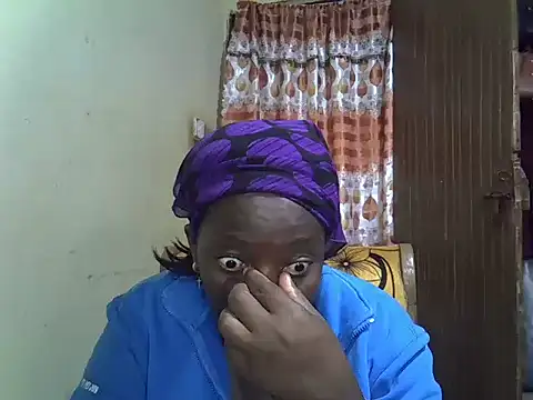 Snapshot of Ebonyceline chatting on October 31, 2025, 4:57 am Ebonyceline online show from October 31, 2025, 4:57 am