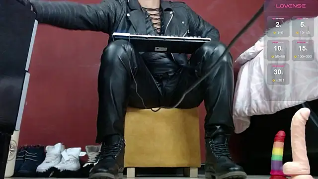 Snapshot of TomLover_12 chatting on January 29, 2025, 11:35 pm TomLover 12 online show from January 29, 2025, 11:35 pm