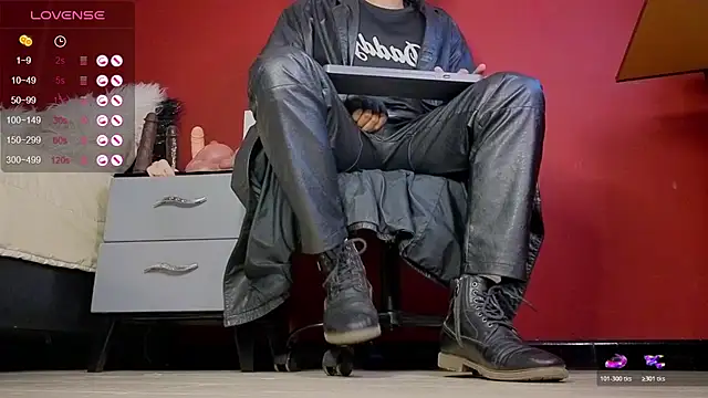 Snapshot of TomLover_12 chatting on November 6, 2025, 1:17 am TomLover 12 online show from November 6, 2025, 1:17 am