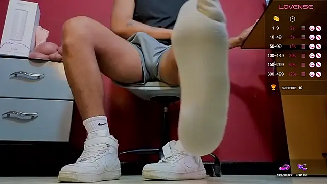 Snapshot of TomLover_12 chatting on January 8, 2026, 12:46 am TomLover 12 online show from January 8, 2026, 12:46 am