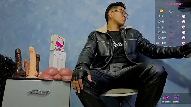 Snapshot of TomLover_12 chatting on January 16, 2026, 1:53 am TomLover 12 online show from January 16, 2026, 1:53 am