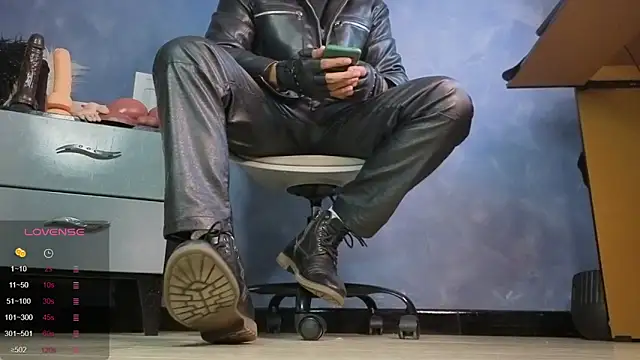 Snapshot of TomLover_12 chatting on February 5, 2026, 1:21 am TomLover 12 online show from February 5, 2026, 1:21 am