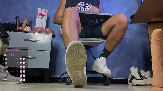 Snapshot of TomLover_12 chatting on February 28, 2026, 12:55 am TomLover 12 online show from February 28, 2026, 12:55 am