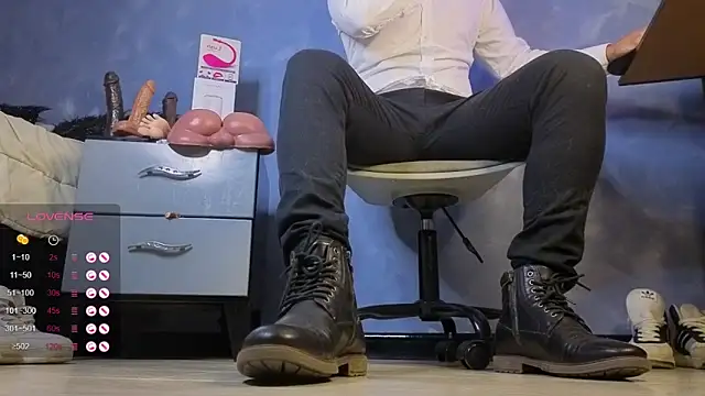 Snapshot of TomLover_12 chatting on March 2, 2026, 12:24 am TomLover 12 online show from March 2, 2026, 12:24 am