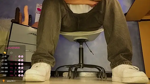 Snapshot of TomLover_12 chatting on March 17, 2026, 4:06 am TomLover 12 online show from March 17, 2026, 4:06 am