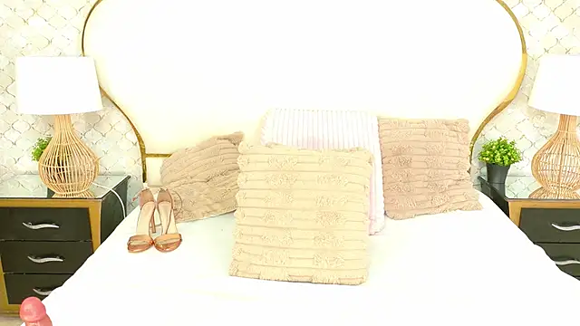 GianinaLewis online show from February 6, 2026, 8:45 pm