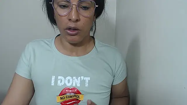 Snapshot of kateleyagrey chatting on June 11, 2026, 12:32 am kateleyagrey online show from June 11, 2026, 12:32 am