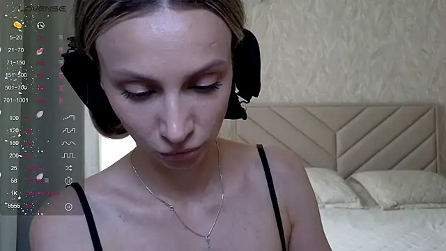 Snapshot of Alice_Wonders chatting on June 17, 2026, 7:00 am Alice Wonders online show from June 17, 2026, 7:00 am