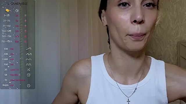 Snapshot of Alice_Wonders chatting on July 24, 2026, 1:09 pm Alice Wonders online show from July 24, 2026, 1:09 pm