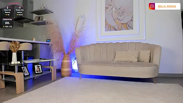 Snapshot of BellaRossii chatting on October 24, 2025, 1:03 am BellaRossii online show from October 24, 2025, 1:03 am