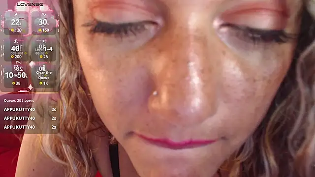 Snapshot of Sofii_Diaz chatting on February 5, 2025, 10:12 pm Sofii Diaz online show from February 5, 2025, 10:12 pm