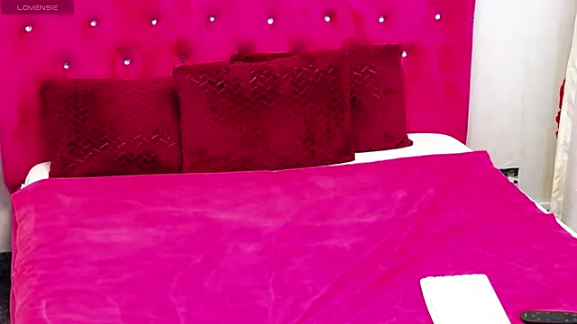 TinaMaay online show from December 12, 2024, 7:30 am