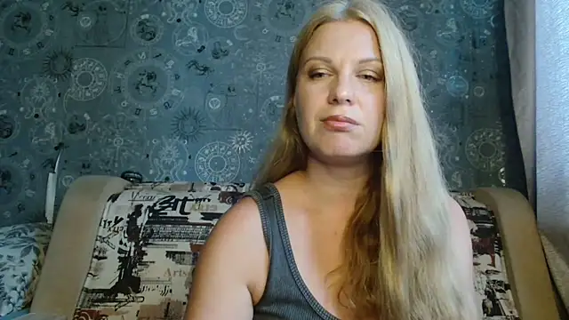 BlondeFox online show from August 3, 2026, 5:39 am