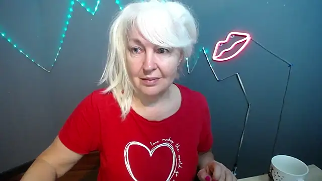 BlondyLeeBest online show from April 12, 2026, 6:35 pm