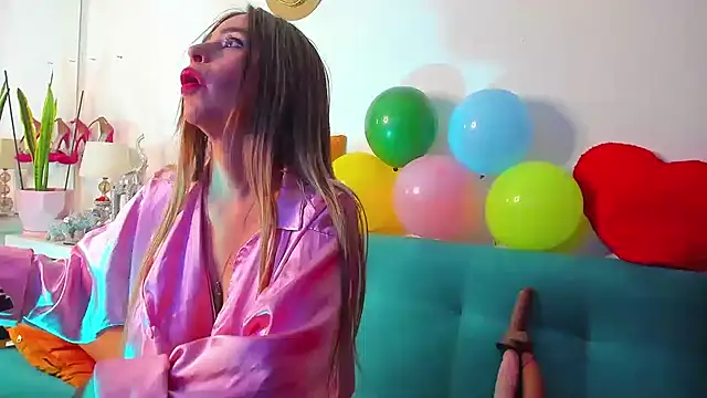 Snapshot of Victoria_Jonness chatting on February 14, 2025, 7:54 pm Victoria Jonness online show from February 14, 2025, 7:54 pm