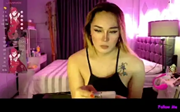 DivaMooree online show from November 13, 2025, 1:26 am