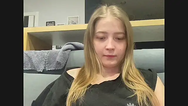 CharmingSarah online show from February 25, 2026, 5:33 pm