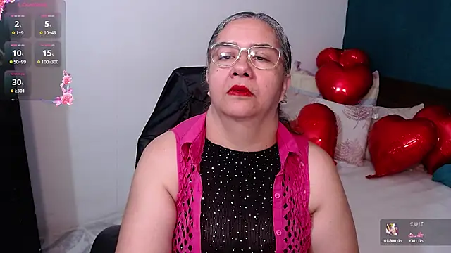 scaelettdubois online show from February 13, 2025, 9:06 pm