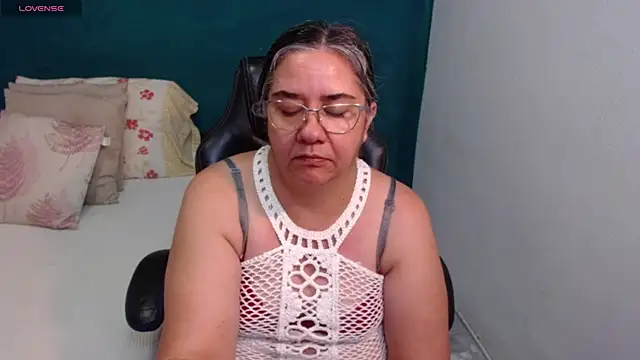 Snapshot of scaelettdubois chatting on April 6, 2026, 4:46 am scaelettdubois online show from April 6, 2026, 4:46 am