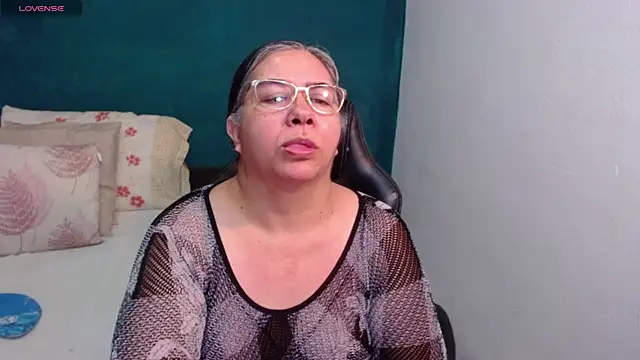 Snapshot of scaelettdubois chatting on April 18, 2026, 1:53 am scaelettdubois online show from April 18, 2026, 1:53 am