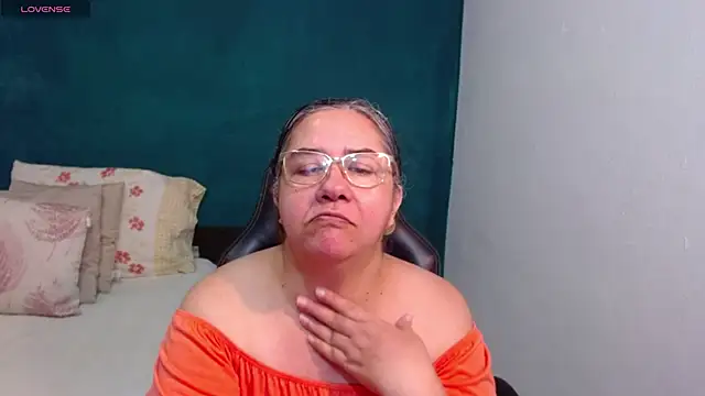 Snapshot of scaelettdubois chatting on May 5, 2026, 1:57 am scaelettdubois online show from May 5, 2026, 1:57 am