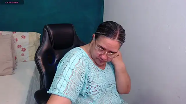 Snapshot of scaelettdubois chatting on May 7, 2026, 2:28 am scaelettdubois online show from May 7, 2026, 2:28 am